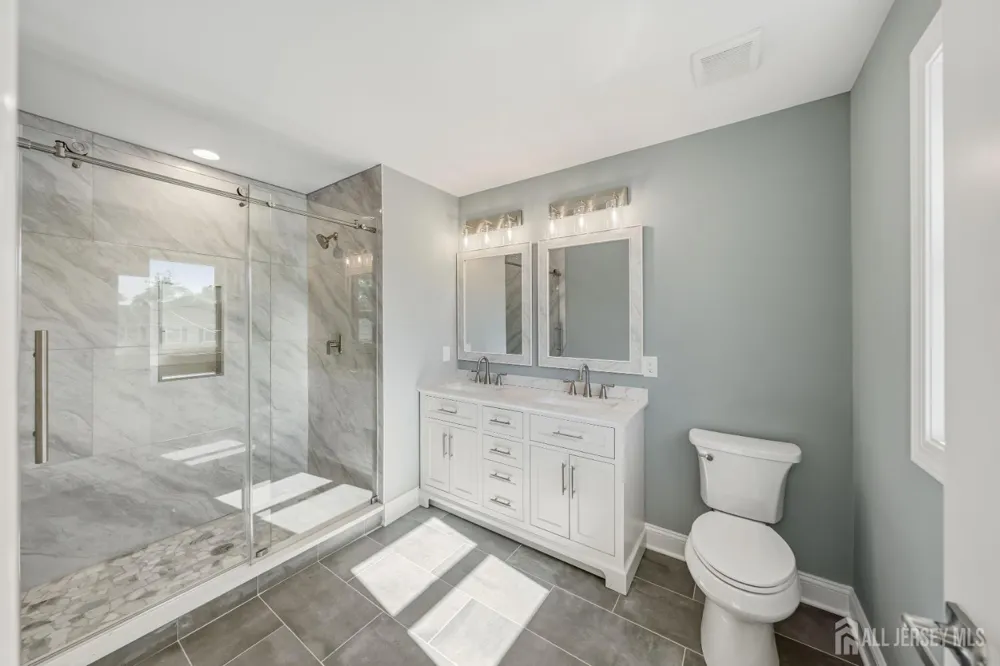 33 Apollo Avenue Avenel, NJ 07001
