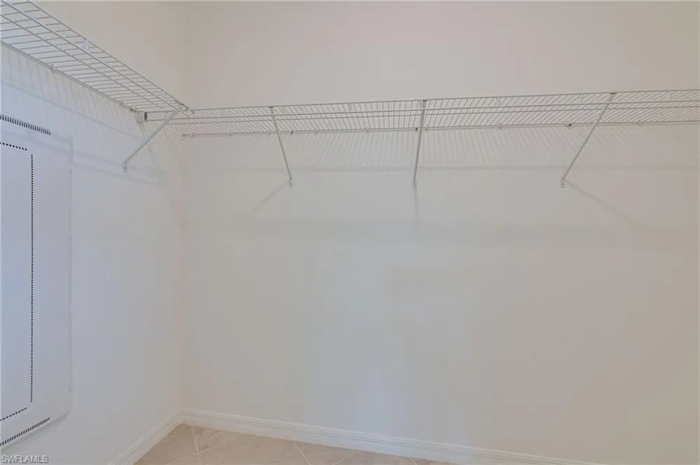 2620 Vine Avenue Naples, FL 34120
