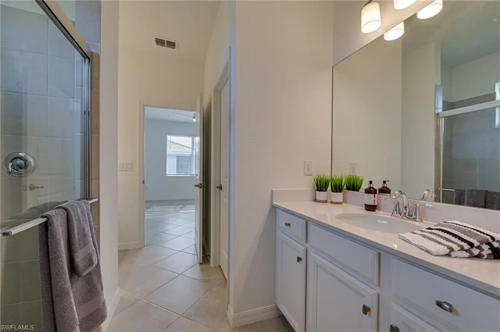 2620 Vine Avenue Naples, FL 34120