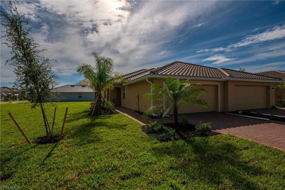 2620 Vine Avenue Naples, FL 34120