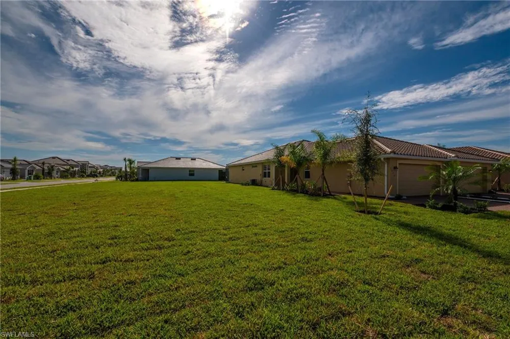 2620 Vine Avenue Naples, FL 34120