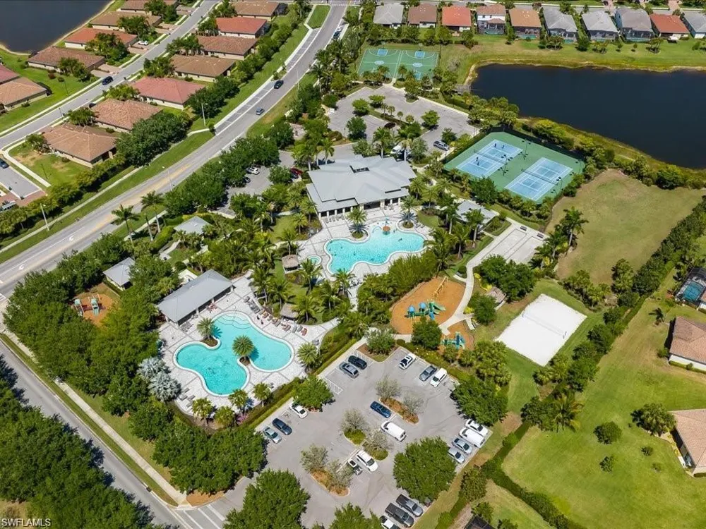 2620 Vine Avenue Naples, FL 34120