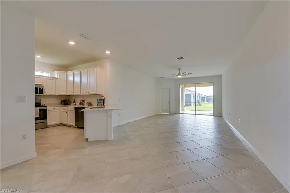 2620 Vine Avenue Naples, FL 34120