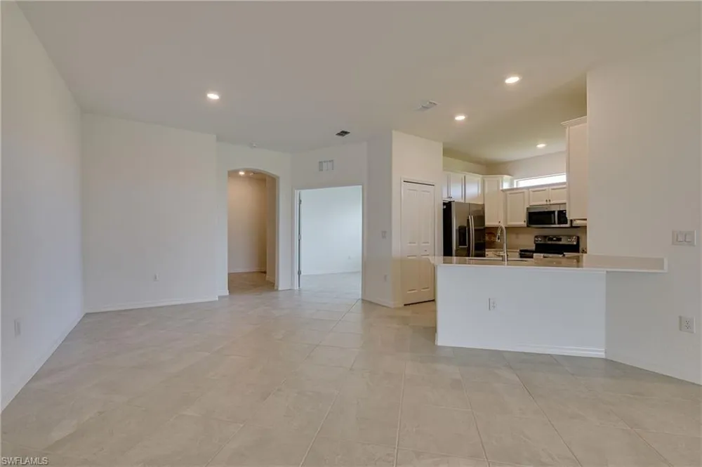 2620 Vine Avenue Naples, FL 34120