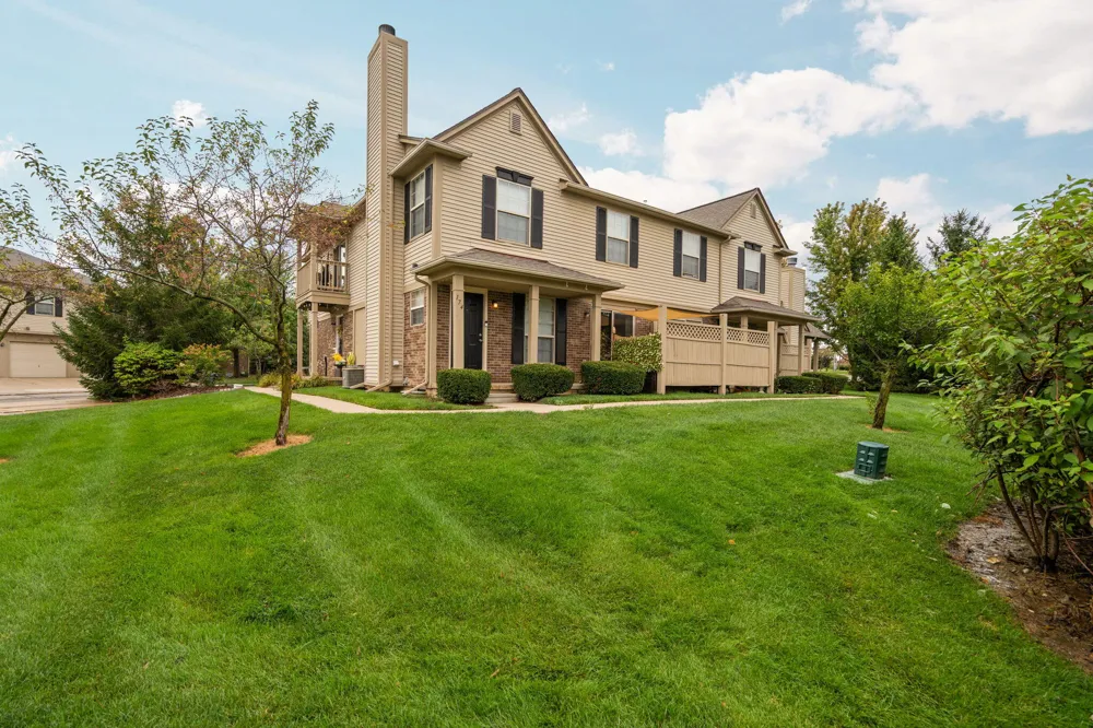 174 Commons Circle Saline City, MI 48176