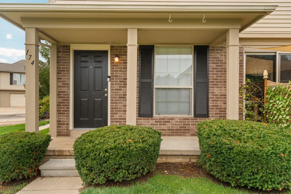 174 Commons Circle Saline City, MI 48176