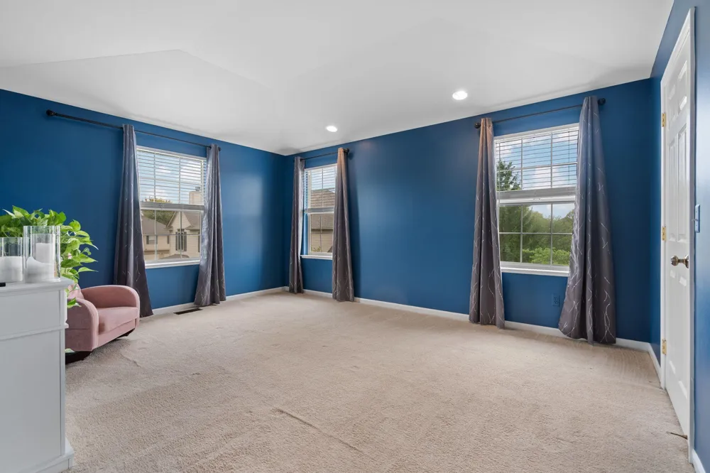 174 Commons Circle Saline City, MI 48176