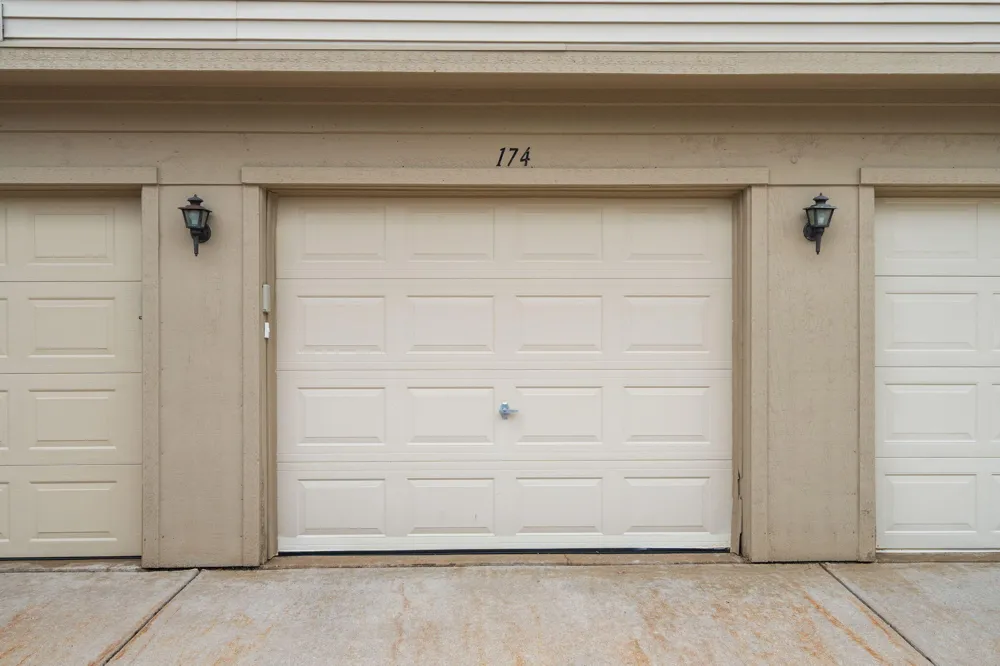 174 Commons Circle Saline City, MI 48176
