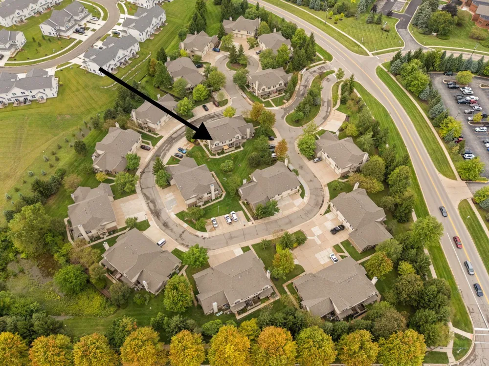 174 Commons Circle Saline City, MI 48176