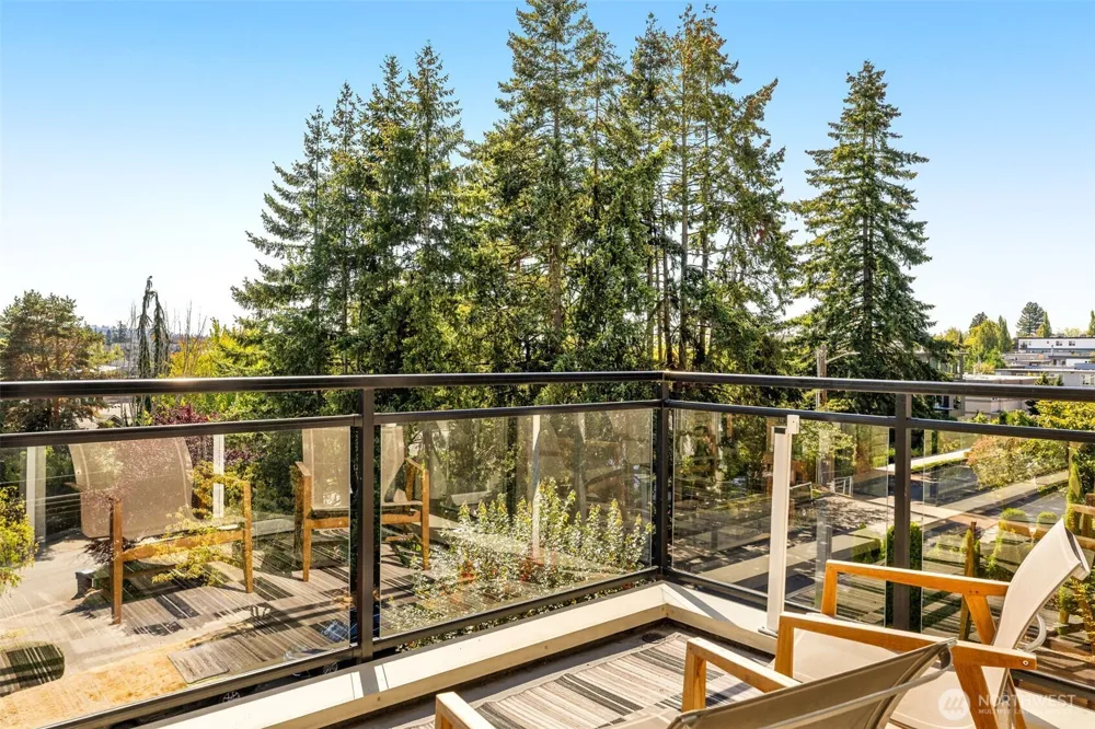 322 5th Avenue #302 Kirkland, WA 98033