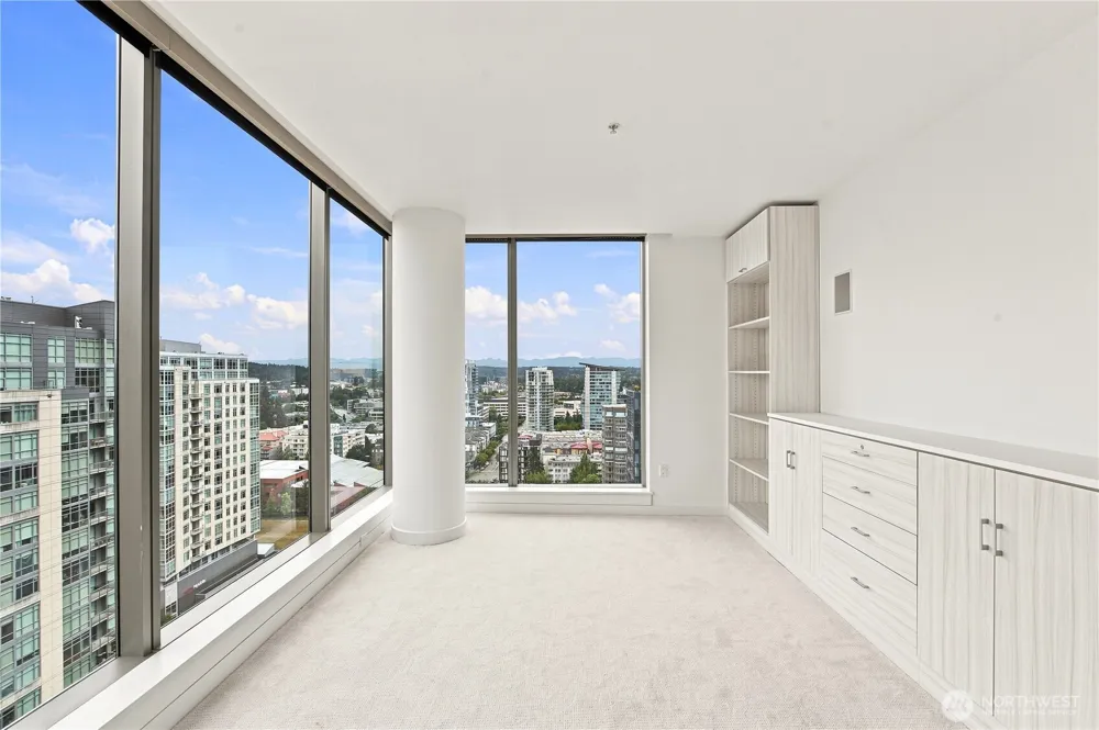 10650 NE 9th Place #2526 Bellevue, WA 98004