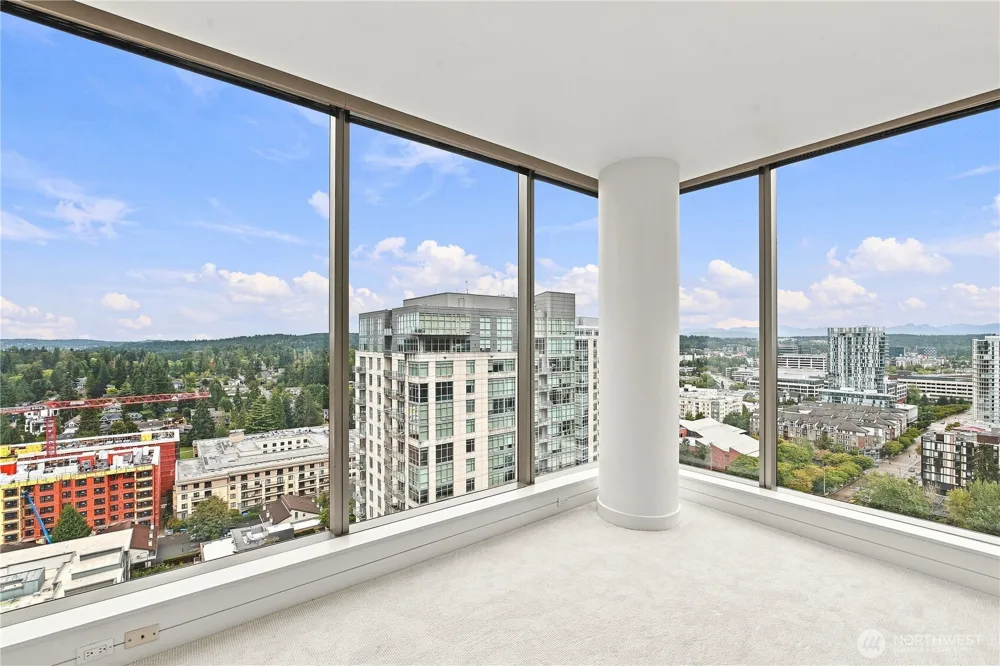10650 NE 9th Place #2526 Bellevue, WA 98004