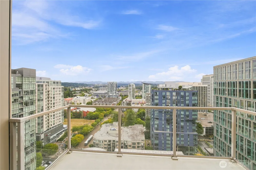 10650 NE 9th Place #2526 Bellevue, WA 98004