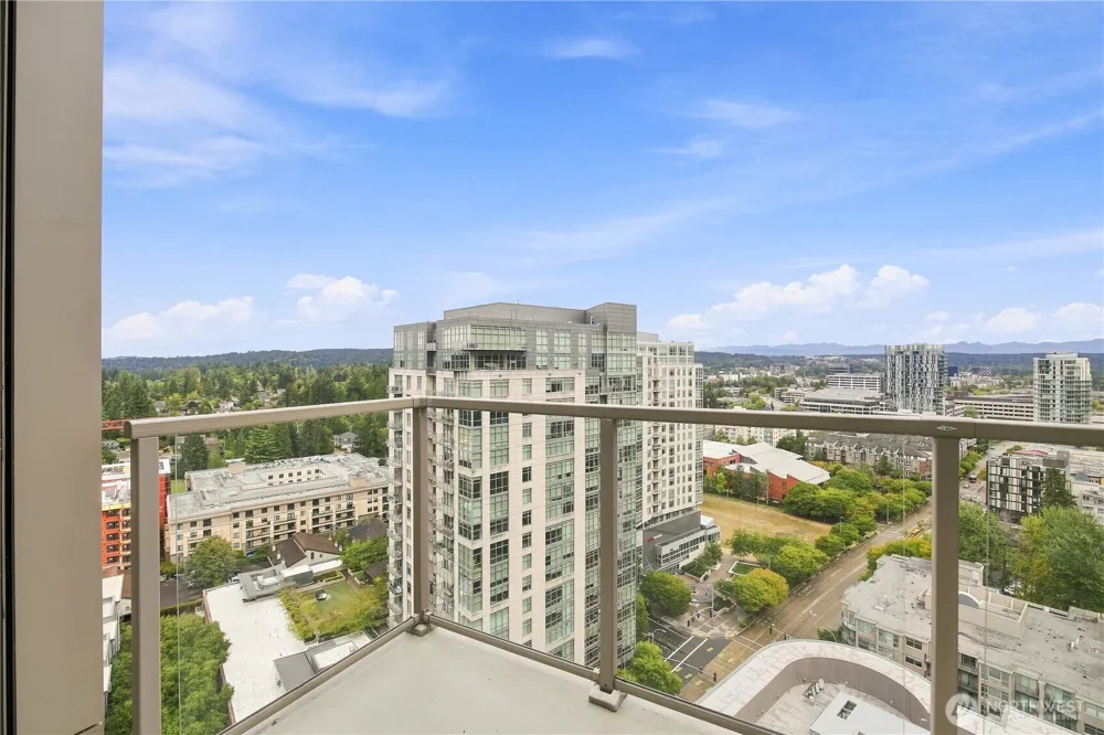 10650 NE 9th Place #2526 Bellevue, WA 98004
