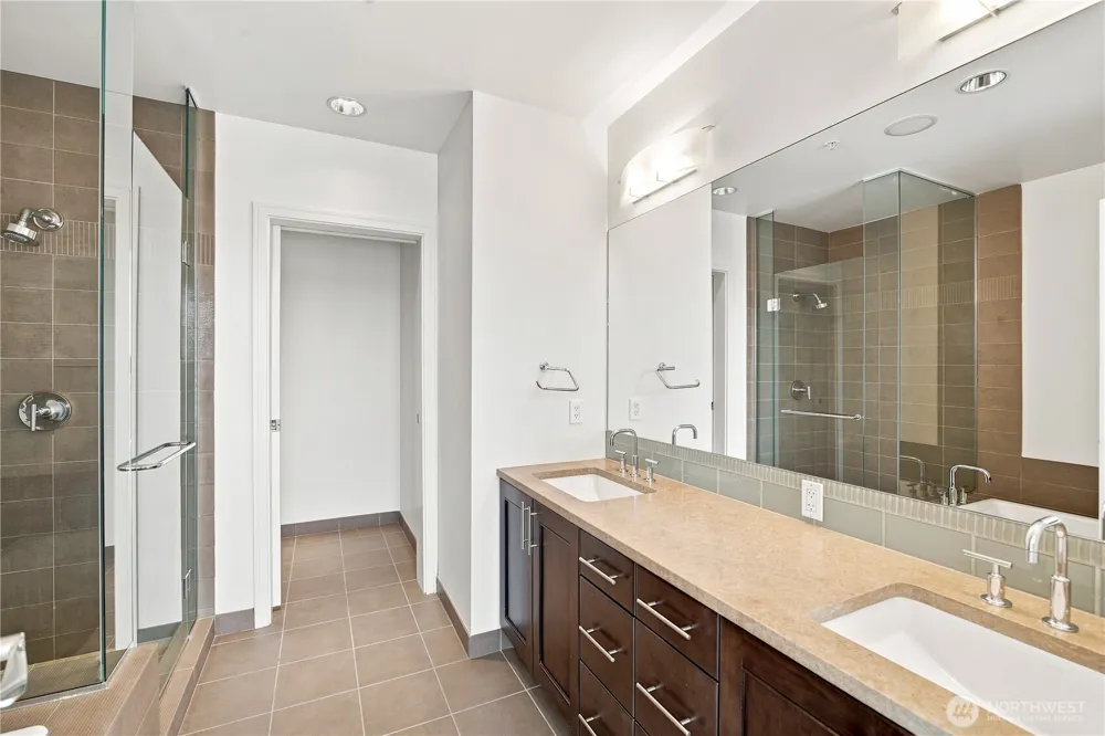 10650 NE 9th Place #2526 Bellevue, WA 98004