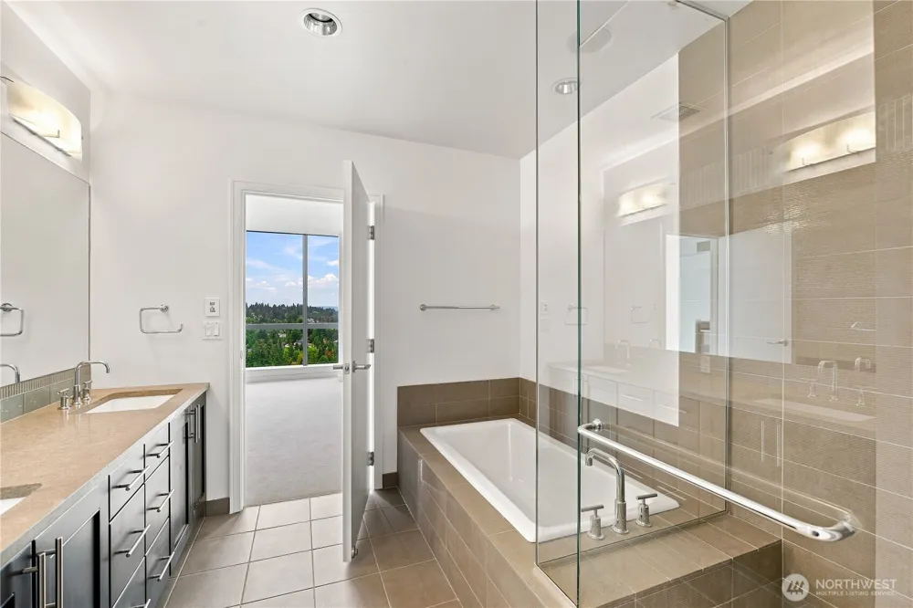 10650 NE 9th Place #2526 Bellevue, WA 98004