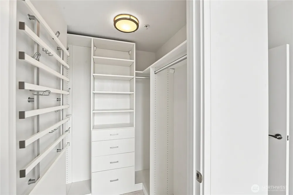 10650 NE 9th Place #2526 Bellevue, WA 98004