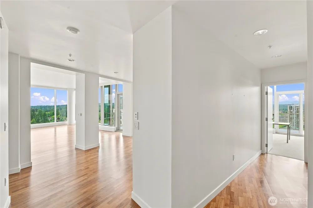10650 NE 9th Place #2526 Bellevue, WA 98004