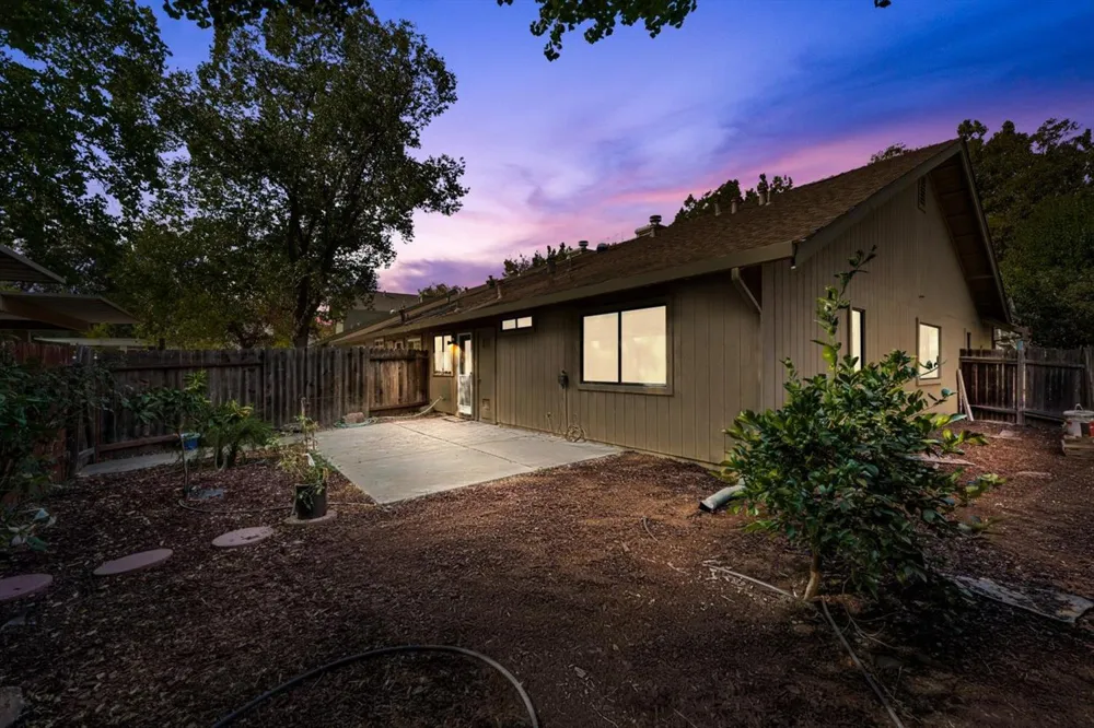 1618 Valdora Street Davis, CA 95618