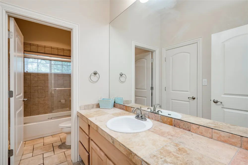 5600 Spurflower Drive Austin, TX 78759