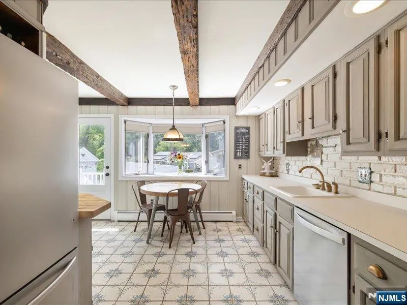 30 Laurel Drive Wayne, NJ 07470