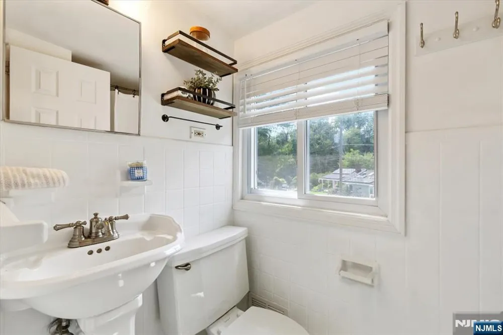 30 Laurel Drive Wayne, NJ 07470