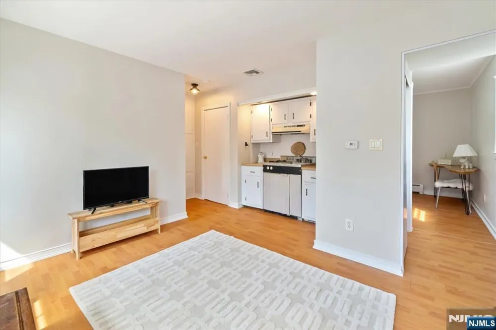 30 Laurel Drive Wayne, NJ 07470
