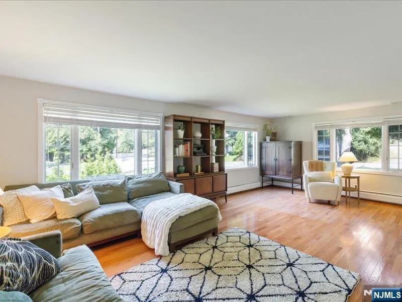 30 Laurel Drive Wayne, NJ 07470