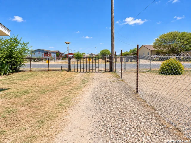419 CANDELARIO MONTALVO Eagle Pass, TX 78852