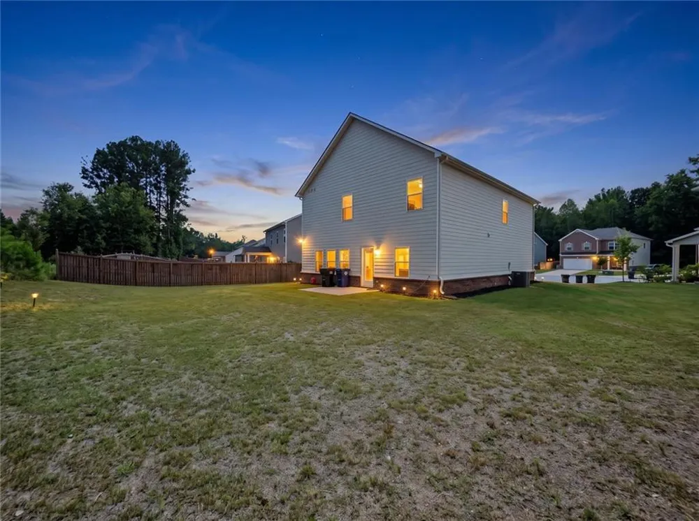 918 Brittfield Way Loganville, GA 30052