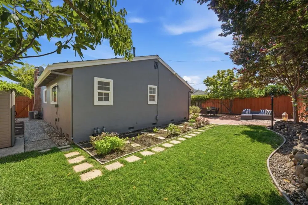 567 Yurok Circle San Jose, CA 95123