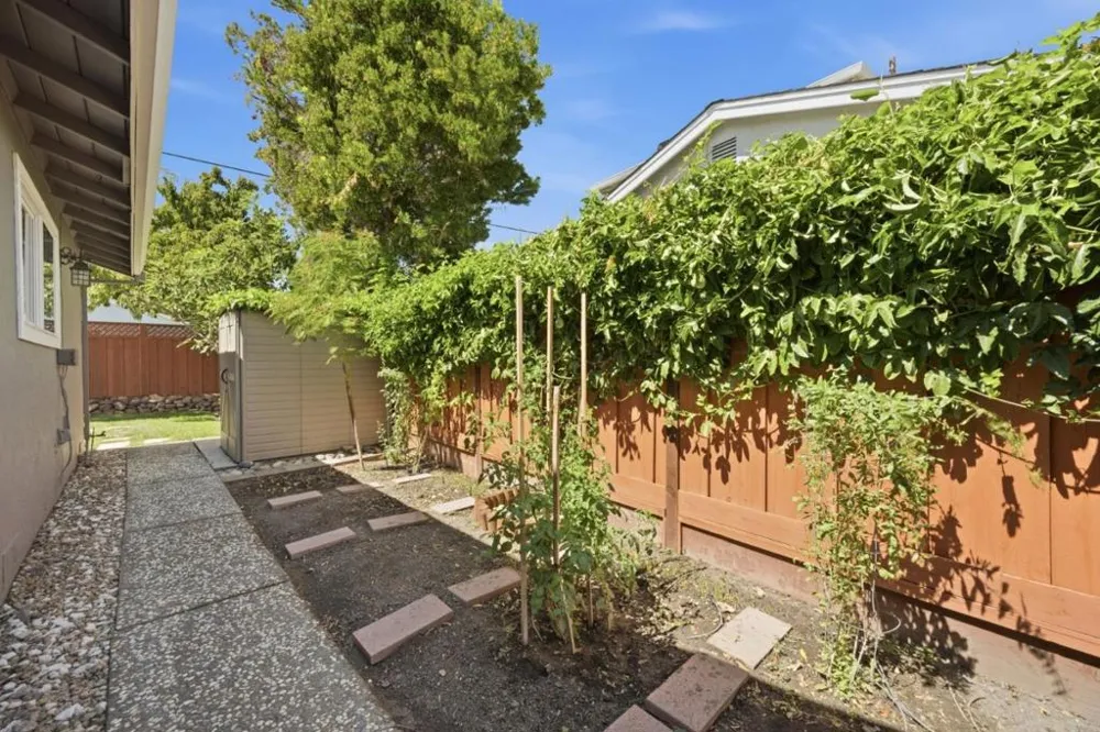 567 Yurok Circle San Jose, CA 95123