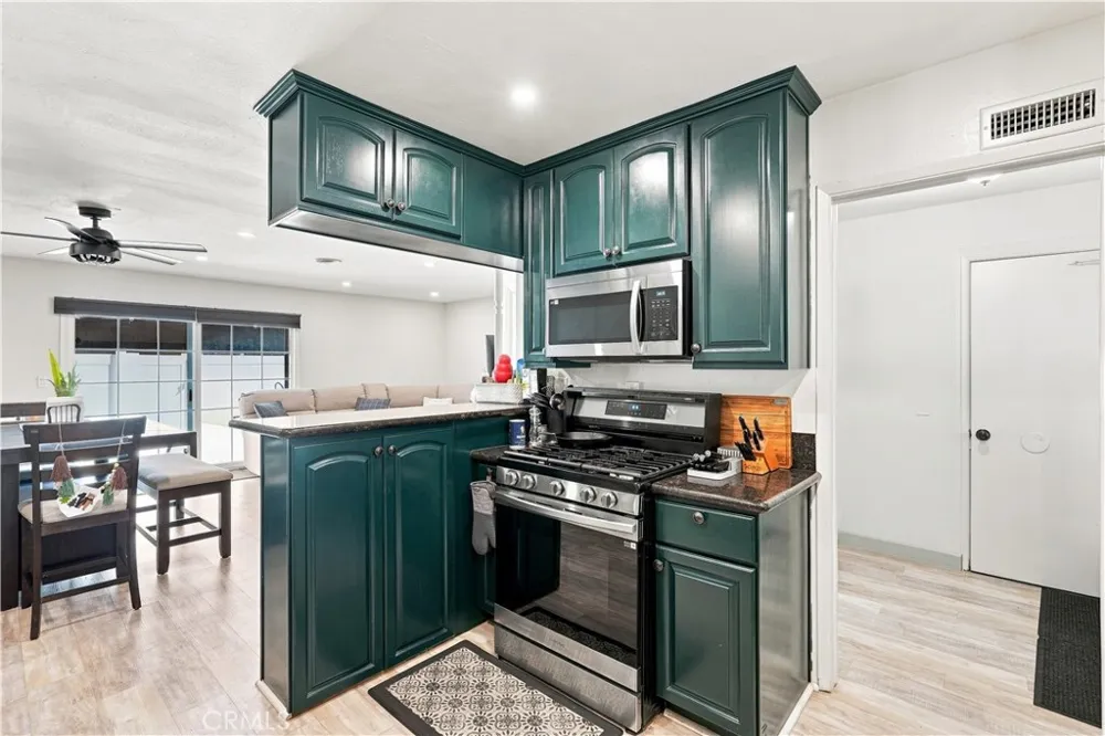 675 E Lee Place Azusa, CA 91702