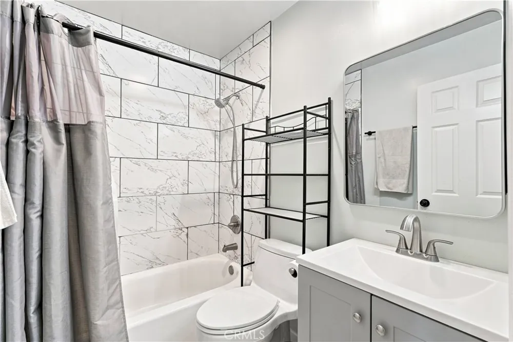 675 E Lee Place Azusa, CA 91702
