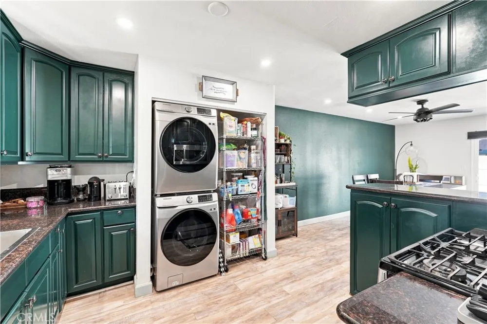 675 E Lee Place Azusa, CA 91702