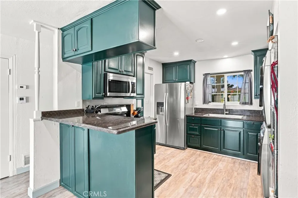 675 E Lee Place Azusa, CA 91702