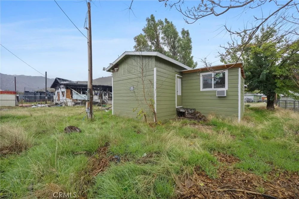 1913 Chain Avenue Lake Isabella, CA 93240