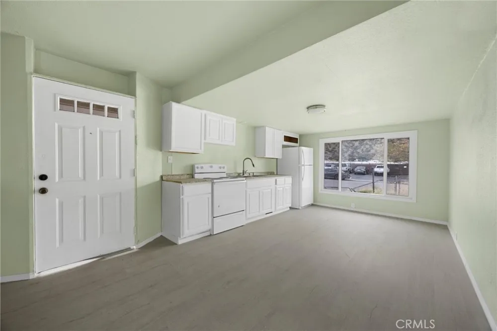 1913 Chain Avenue Lake Isabella, CA 93240