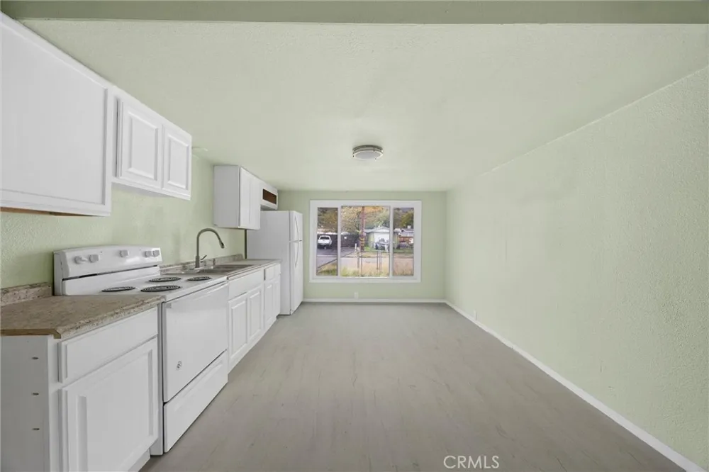1913 Chain Avenue Lake Isabella, CA 93240