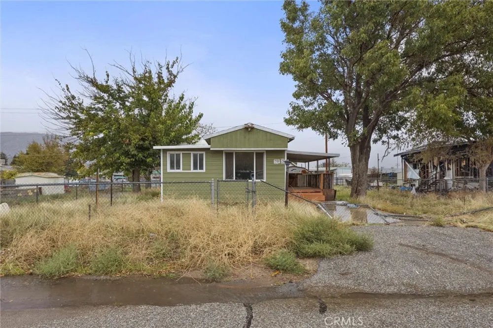1913 Chain Avenue Lake Isabella, CA 93240