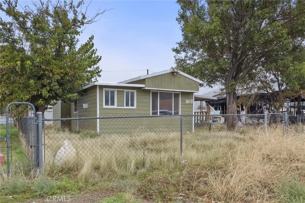 1913 Chain Avenue Lake Isabella, CA 93240