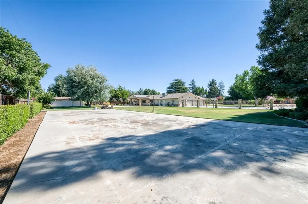 10270 Lanes Bridge Madera, CA 93636