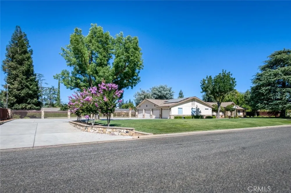 10270 Lanes Bridge Madera, CA 93636