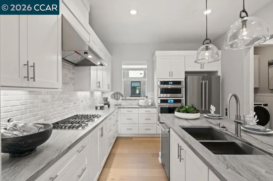 1108 Althea Terrace #5 Sunnyvale, CA 94086