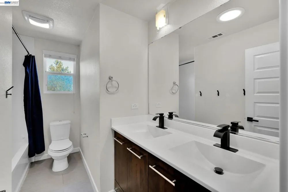 2142 Harborage Way Oakley, CA 94561