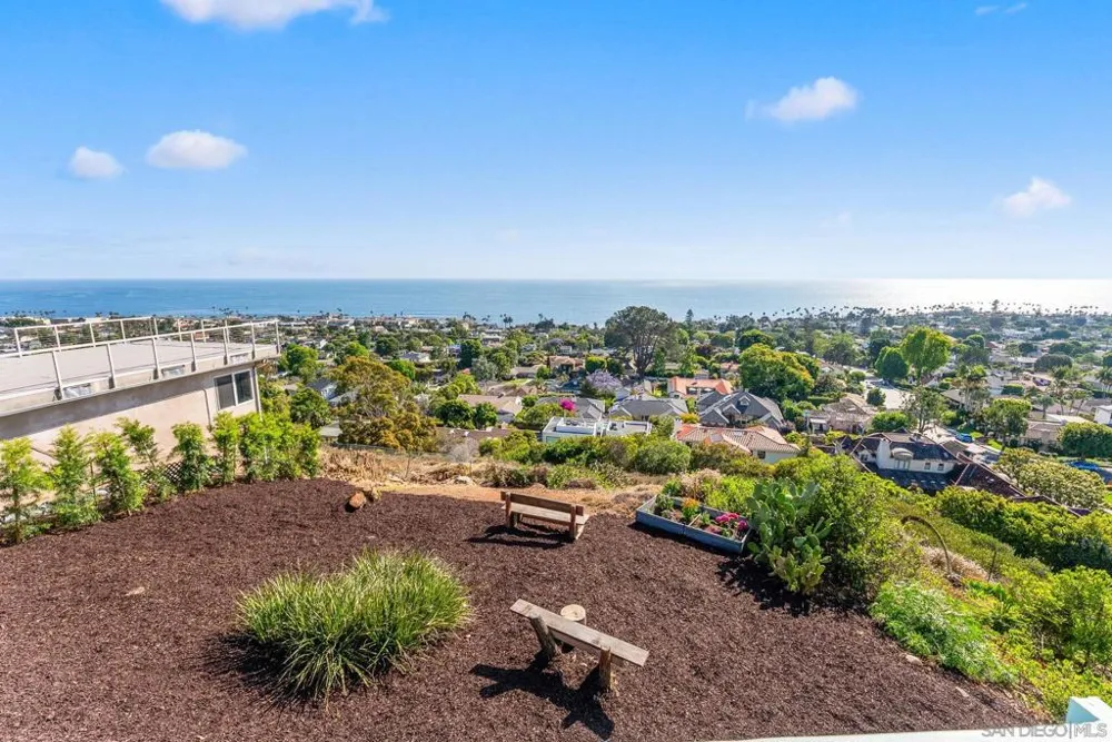 5995 La Jolla Corona La Jolla, CA 92037