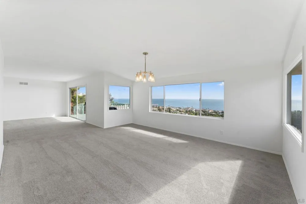 5995 La Jolla Corona La Jolla, CA 92037