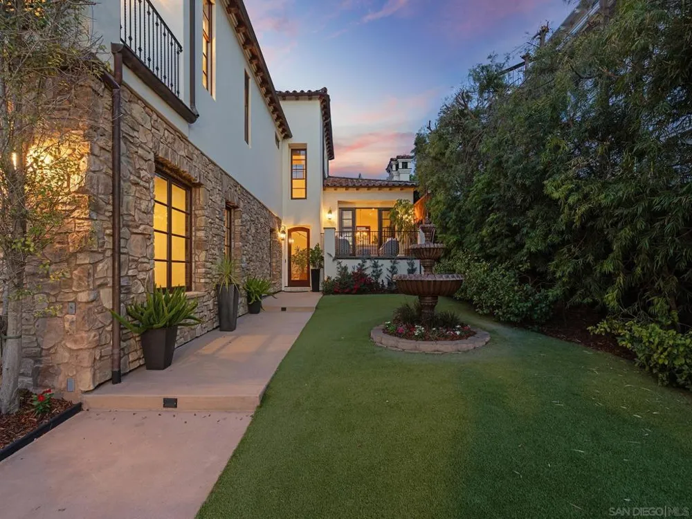 1385 Park Row La Jolla, CA 92037
