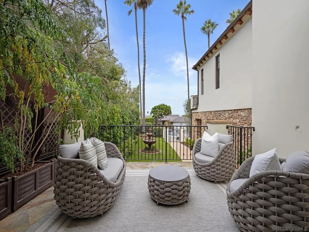 1385 Park Row La Jolla, CA 92037