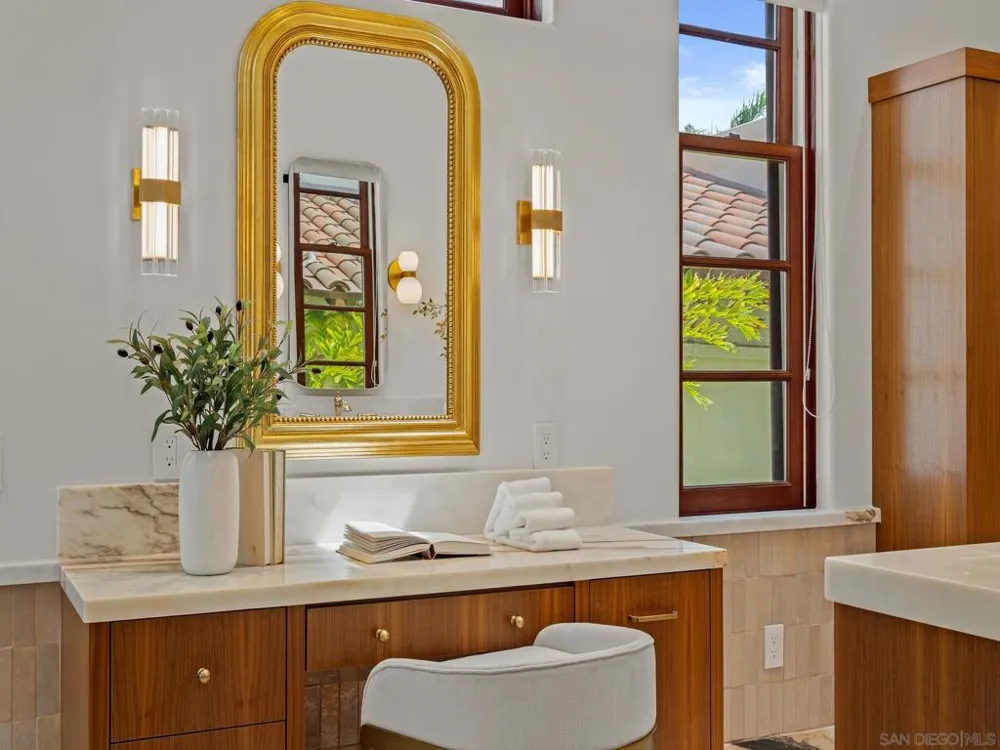 1385 Park Row La Jolla, CA 92037